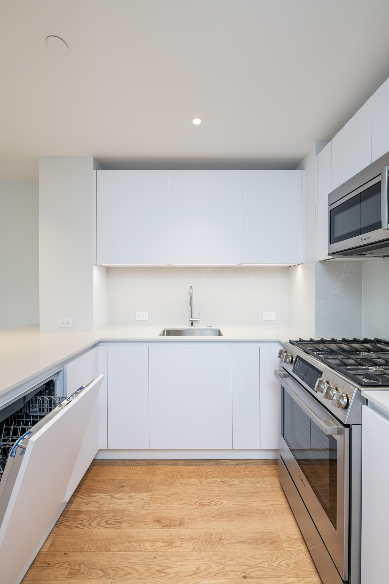 2 bed, 1 bath apartment for rent at 1410 Columbia Rd Unit 4F, South Boston — photo 6 of 8