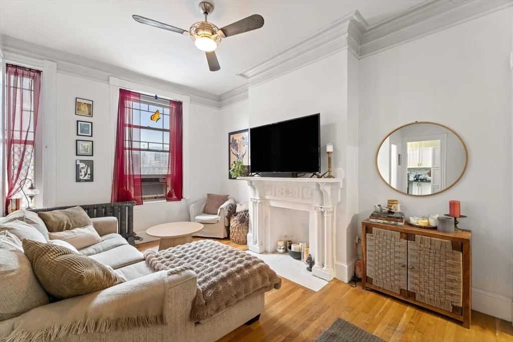1 bed, 1 bath apartment for rent at 1411 Washington St Unit 15, South End