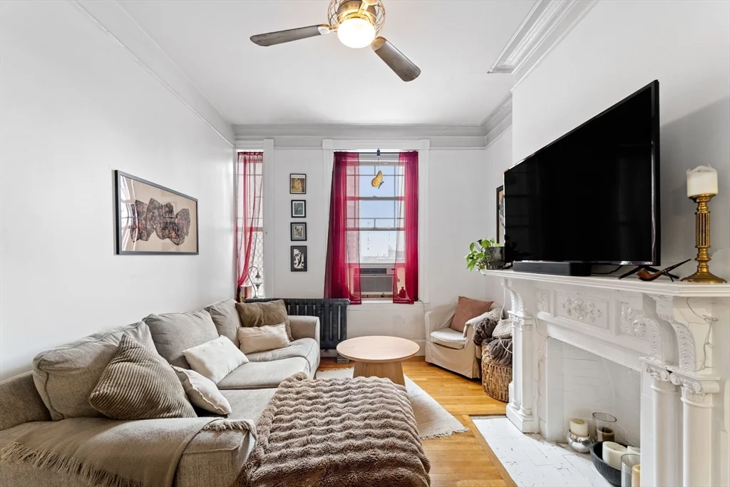 1 bed, 1 bath apartment for rent at 1411 Washington St Unit 15, South End — photo 3 of 28