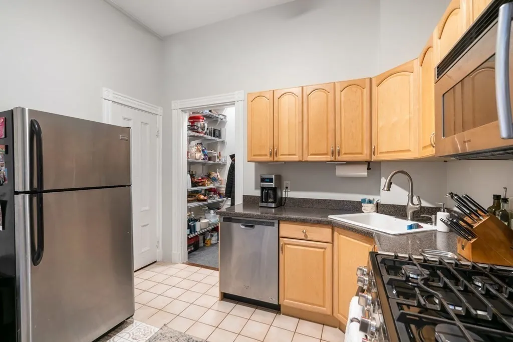 1 bed, 1 bath apartment for rent at 1411 Washington St Unit 5, South End — photo 9 of 19