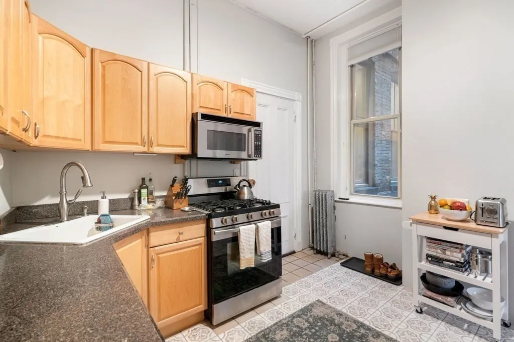1 bed, 1 bath apartment for rent at 1411 Washington St Unit 5, South End — photo 8 of 19