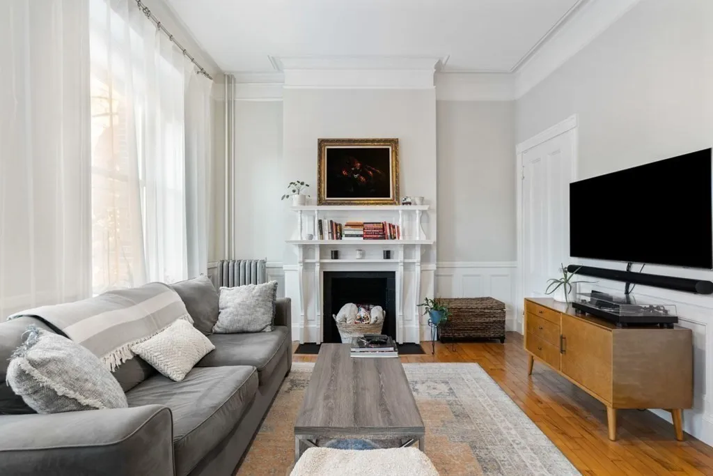 1 bed, 1 bath apartment for rent at 1411 Washington St Unit 5, South End — photo 2 of 19