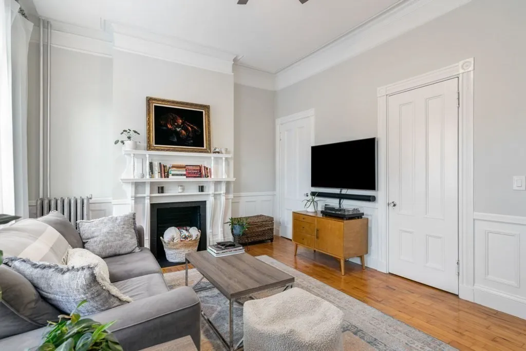 1 bed, 1 bath apartment for rent at 1411 Washington St Unit 5, South End — photo 3 of 19