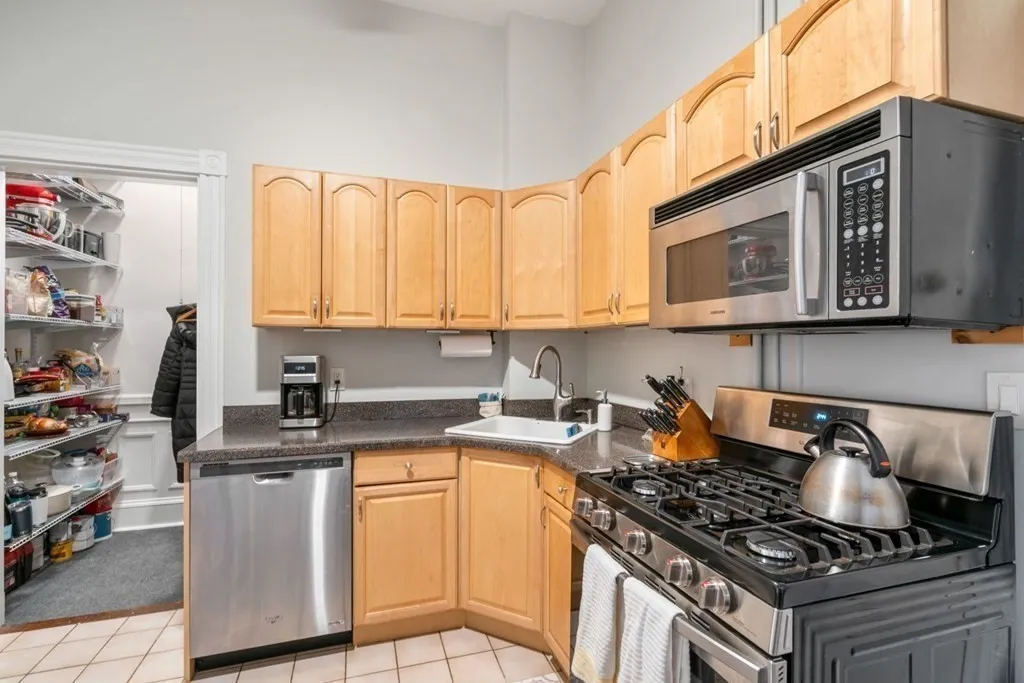 1 bed, 1 bath apartment for rent at 1411 Washington St Unit 5, South End — photo 7 of 19