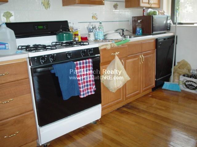 2 bed, 1 bath apartment for rent at 1412 Commonwealth Ave Unit 12, Brighton — photo 2 of 5