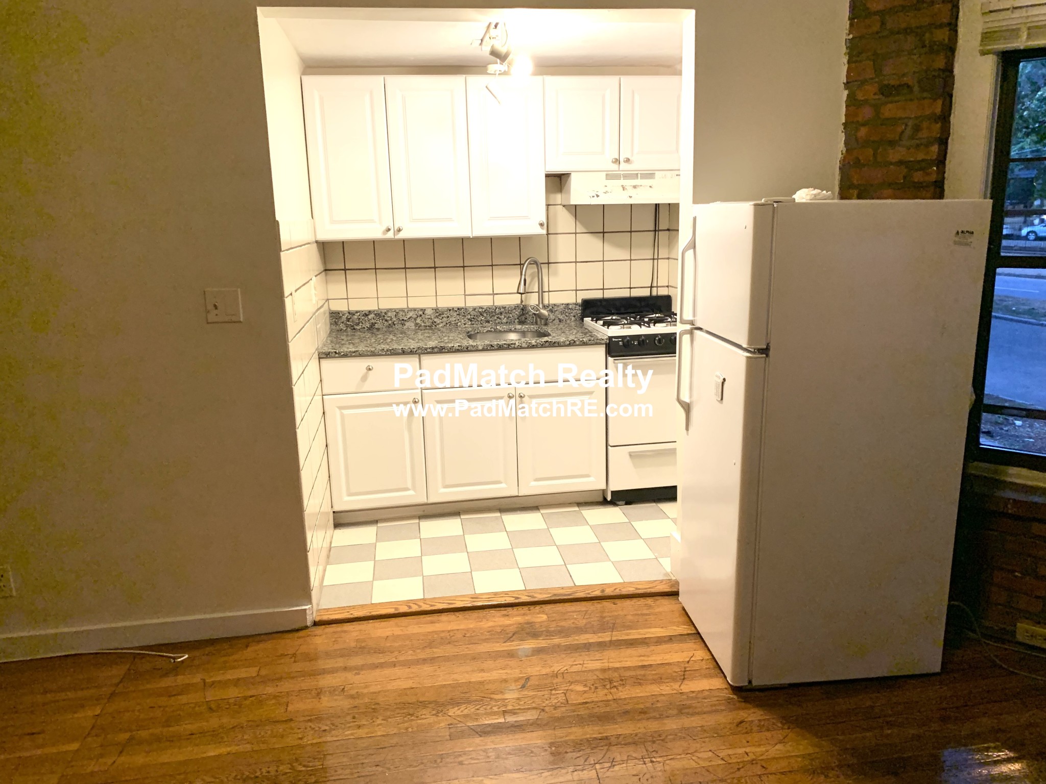 Studio bed, 1 bath apartment for rent at 1412 Commonwealth Ave Unit 6, Brighton — photo 12 of 21