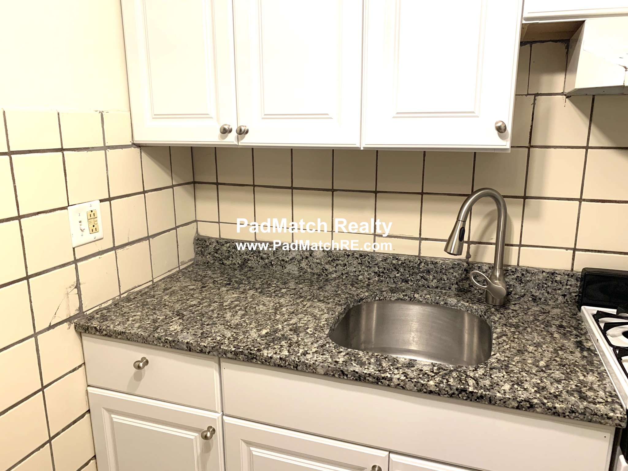 Studio bed, 1 bath apartment for rent at 1412 Commonwealth Ave Unit 6, Brighton — photo 4 of 21