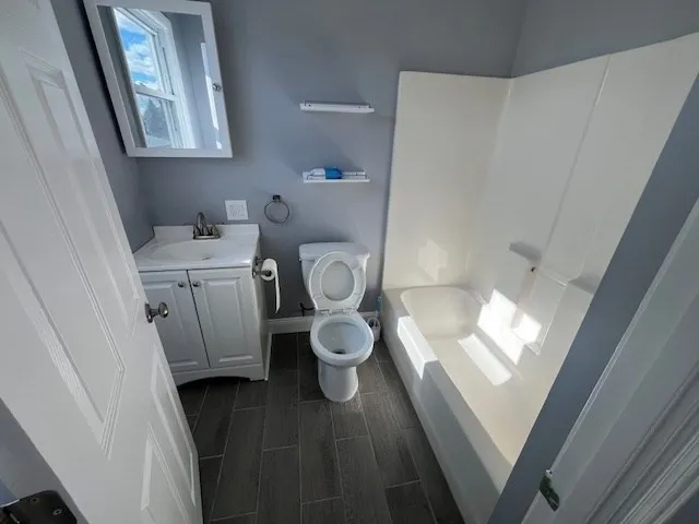 2 bed, 1 bath apartment for rent at 1414 Plymouth Ave Unit 2, Fall River — photo 2 of 7