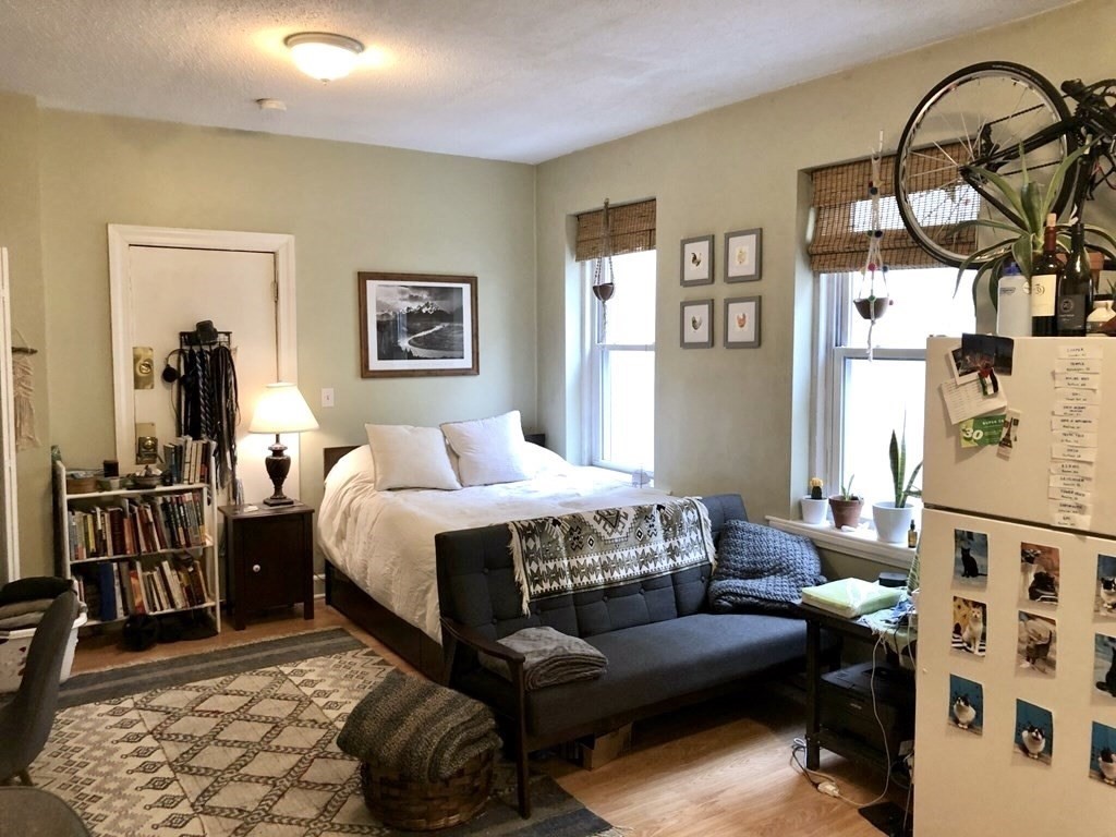 Studio bed, 1 bath apartment for rent at 1419 Commonwealth Ave Unit 302, Allston — photo 8 of 11
