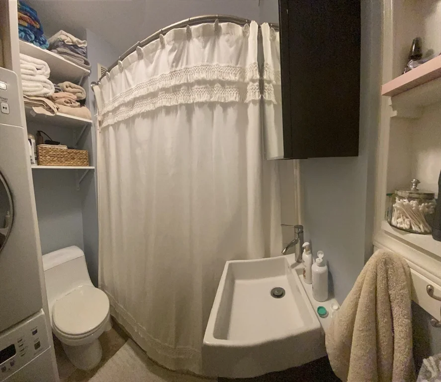 2 bed, 1 bath apartment for rent at 142-146 Everett St Unit 1, East Boston — photo 5 of 18