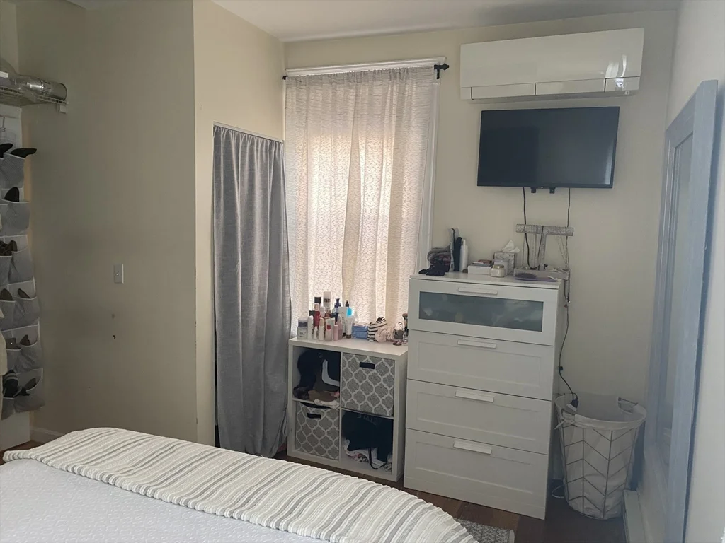 2 bed, 1 bath apartment for rent at 142-146 Everett St Unit 1, East Boston — photo 8 of 18