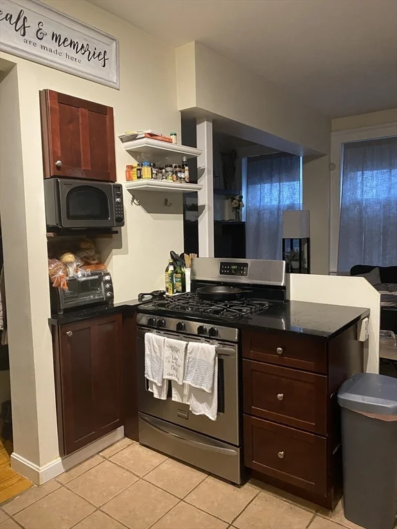 2 bed, 1 bath apartment for rent at 142-146 Everett St Unit 1, East Boston — photo 3 of 18