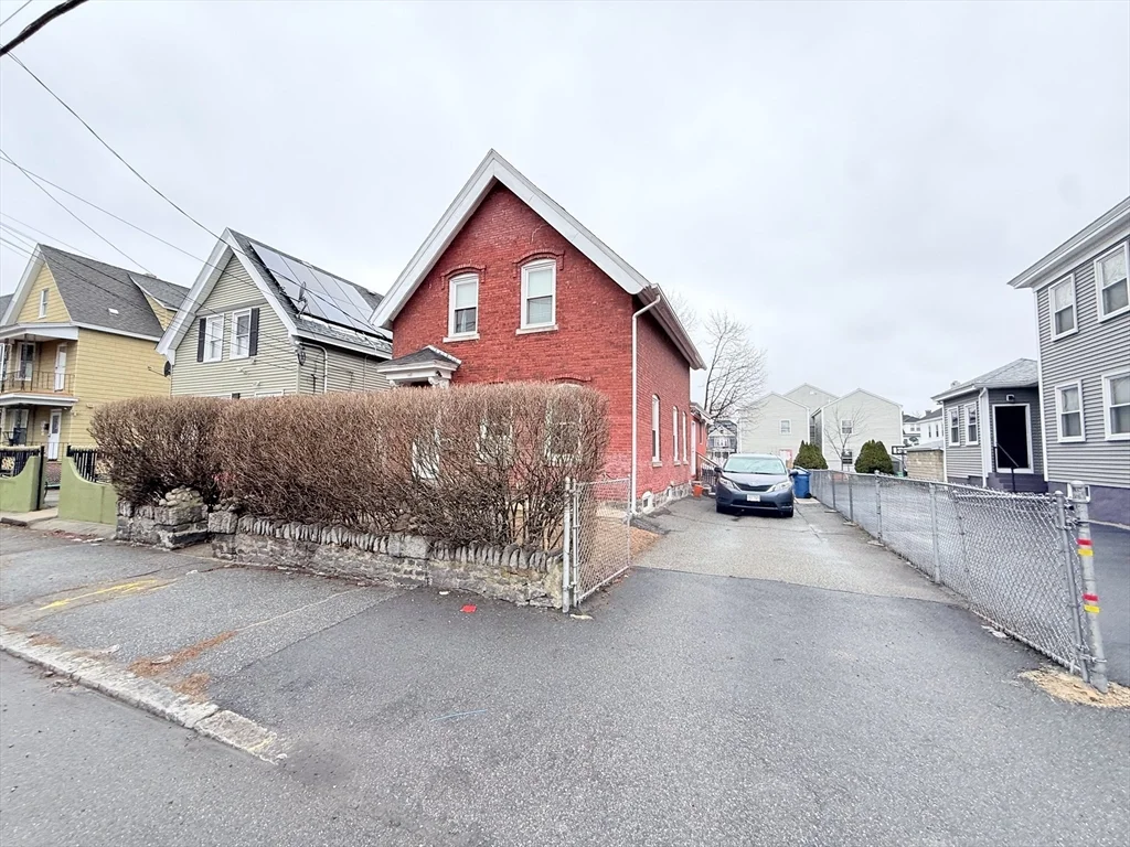 4 bed, 2 bath apartment for rent at 142 Abbott St, Lawrence — photo 1 of 30