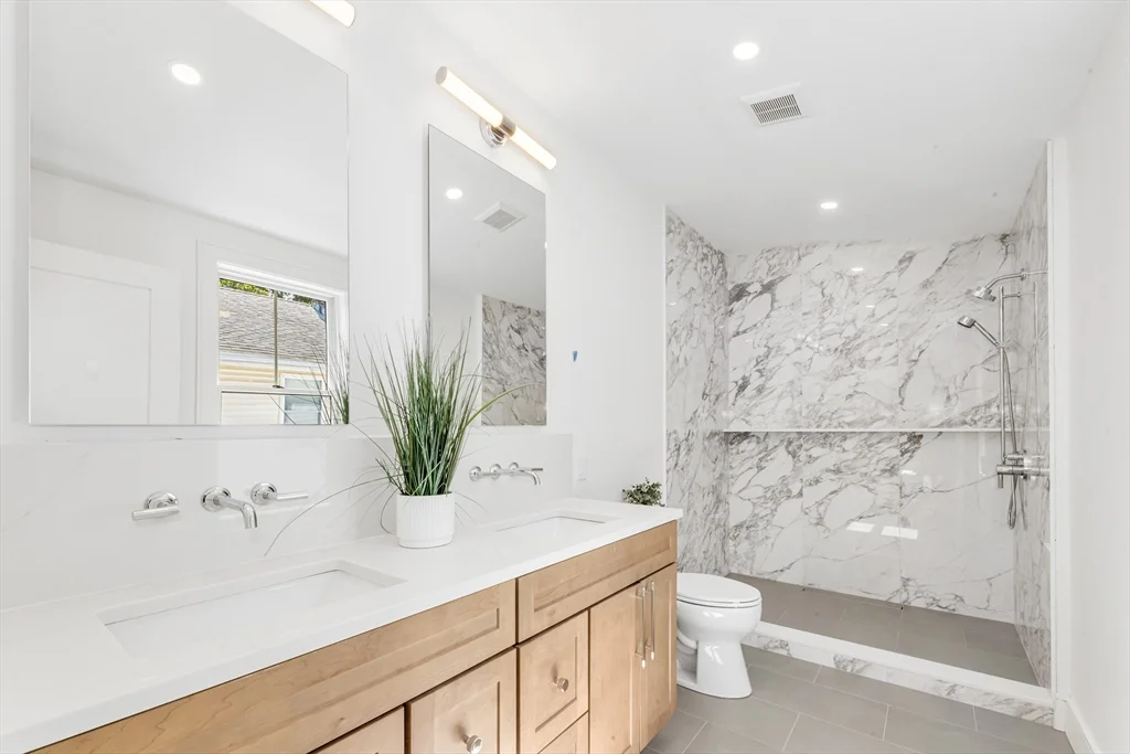 4 bed, 2.5 bath apartment for rent at 142 Birch St Unit 1, Roslindale — photo 14 of 16