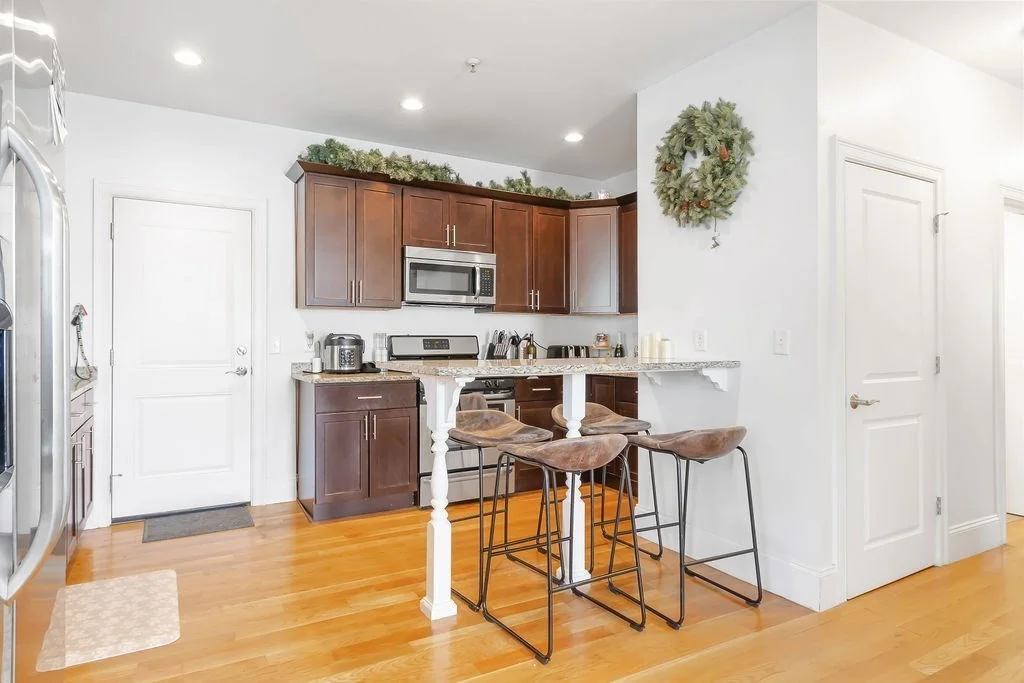 3 bed, 1 bath apartment for rent at 142 Boston St Unit 2, Dorchester — photo 9 of 17