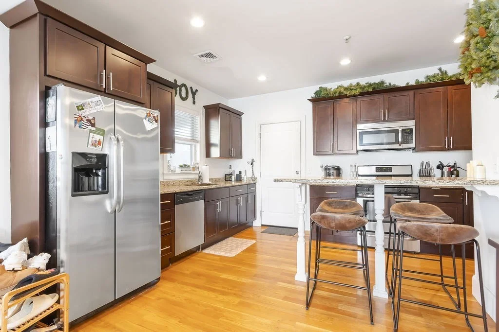 3 bed, 1 bath apartment for rent at 142 Boston St Unit 2, Dorchester — photo 6 of 17