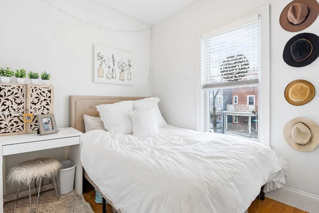 3 bed, 1 bath apartment for rent at 142 Boston St Unit 3, Dorchester — photo 4 of 17