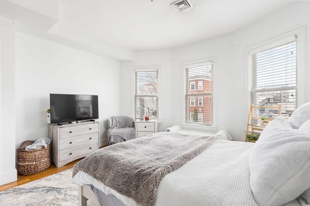 3 bed, 1 bath apartment for rent at 142 Boston St Unit 3, Dorchester