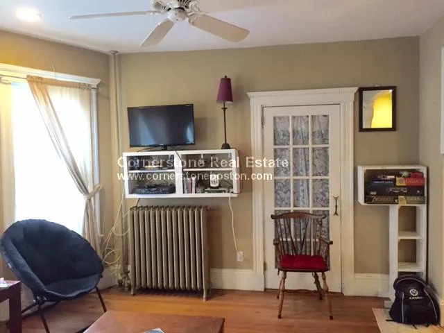 4 bed, 1 bath apartment for rent at 142 Calumet St Unit 1, Mission Hill — photo 5 of 10
