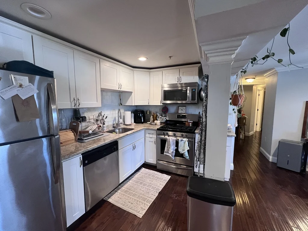 2 bed, 1 bath apartment for rent at 142 Centre St Unit 1, Mission Hill — photo 4 of 11
