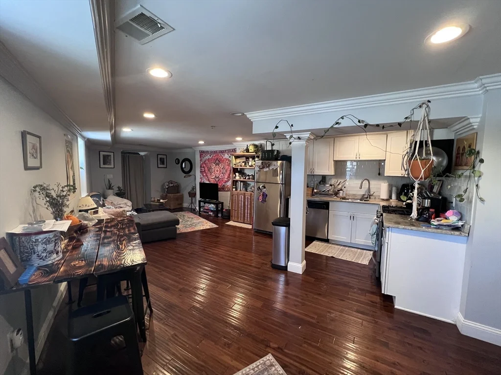 2 bed, 1 bath apartment for rent at 142 Centre St Unit 1, Mission Hill — photo 1 of 11