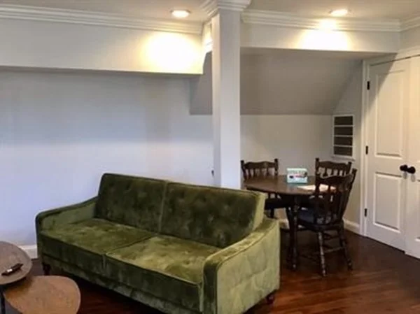 3 bed, 2 bath apartment for rent at 142 Centre St Unit 2, Mission Hill — photo 5 of 9