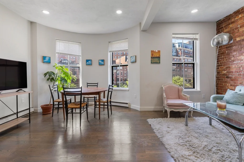 1 bed, 1 bath apartment for rent at 142 Chandler St Unit 4, South End — photo 1 of 10