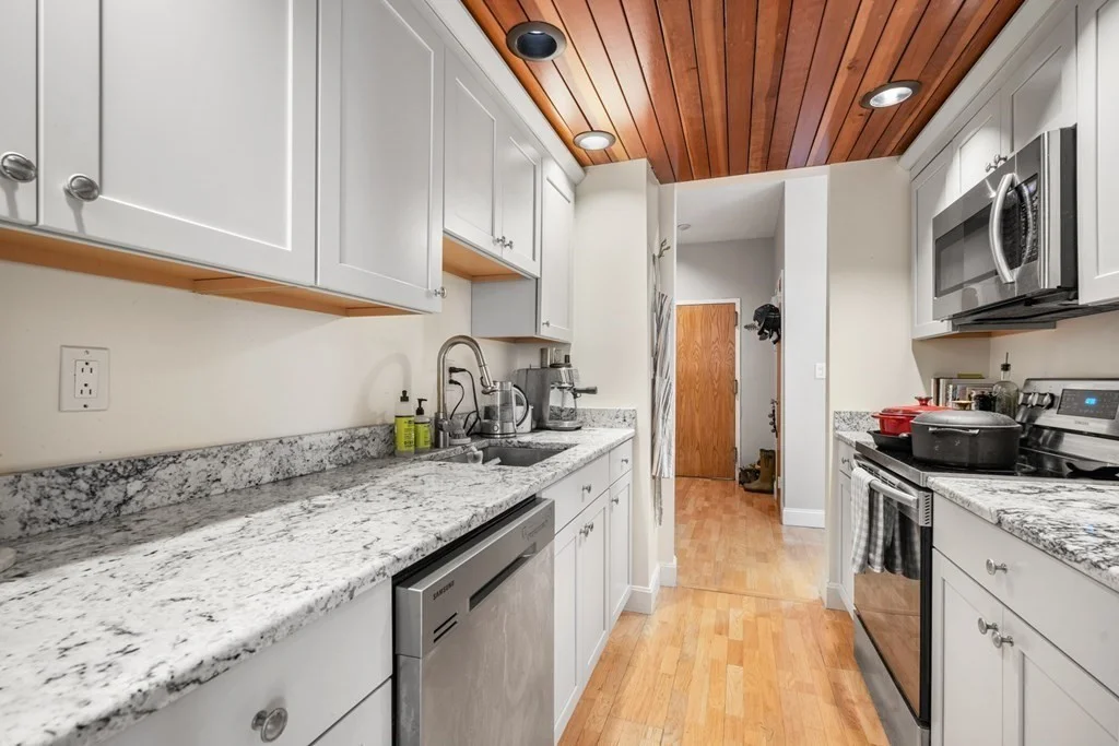 1 bed, 1 bath apartment for rent at 142 Commercial St Unit 301, Waterfront — photo 6 of 17