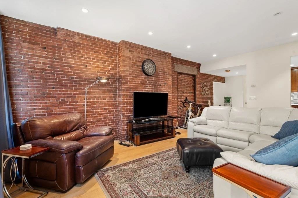 2 bed, 1 bath apartment for rent at 142 Commercial St Unit 304, North End — photo 2 of 24