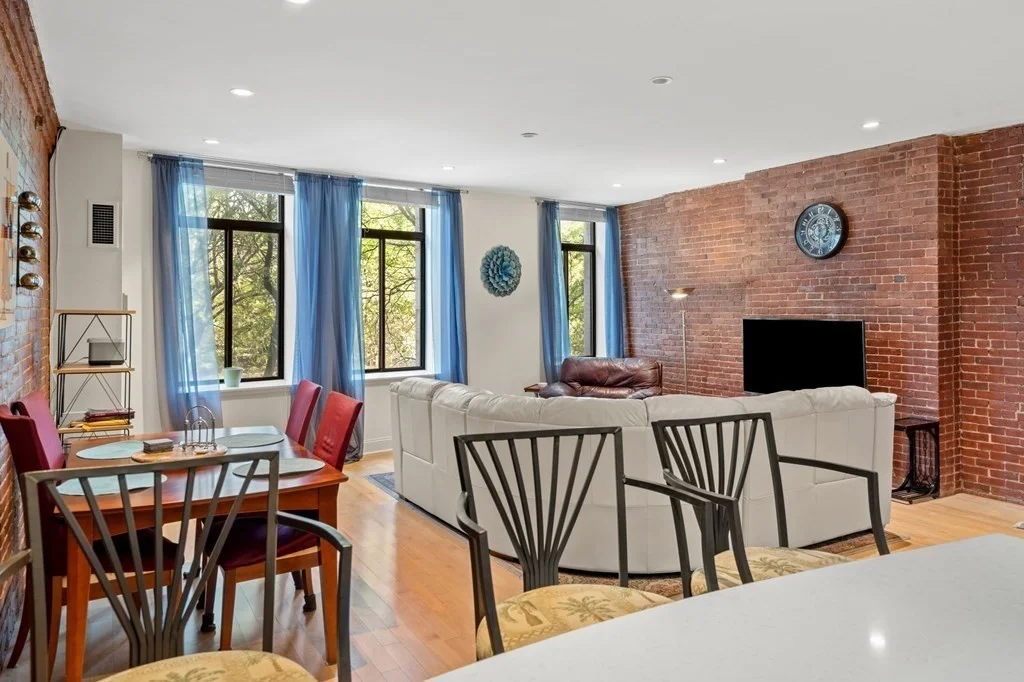 2 bed, 1 bath apartment for rent at 142 Commercial St Unit 304, North End — photo 6 of 24