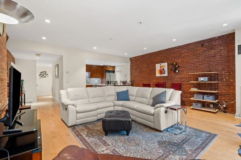 2 bed, 1 bath apartment for rent at 142 Commercial St Unit 304, North End