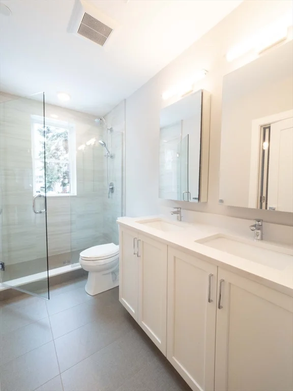 3 bed, 2 bath apartment for rent at 142 Coolidge St Unit 1, Coolidge Corner — photo 10 of 24