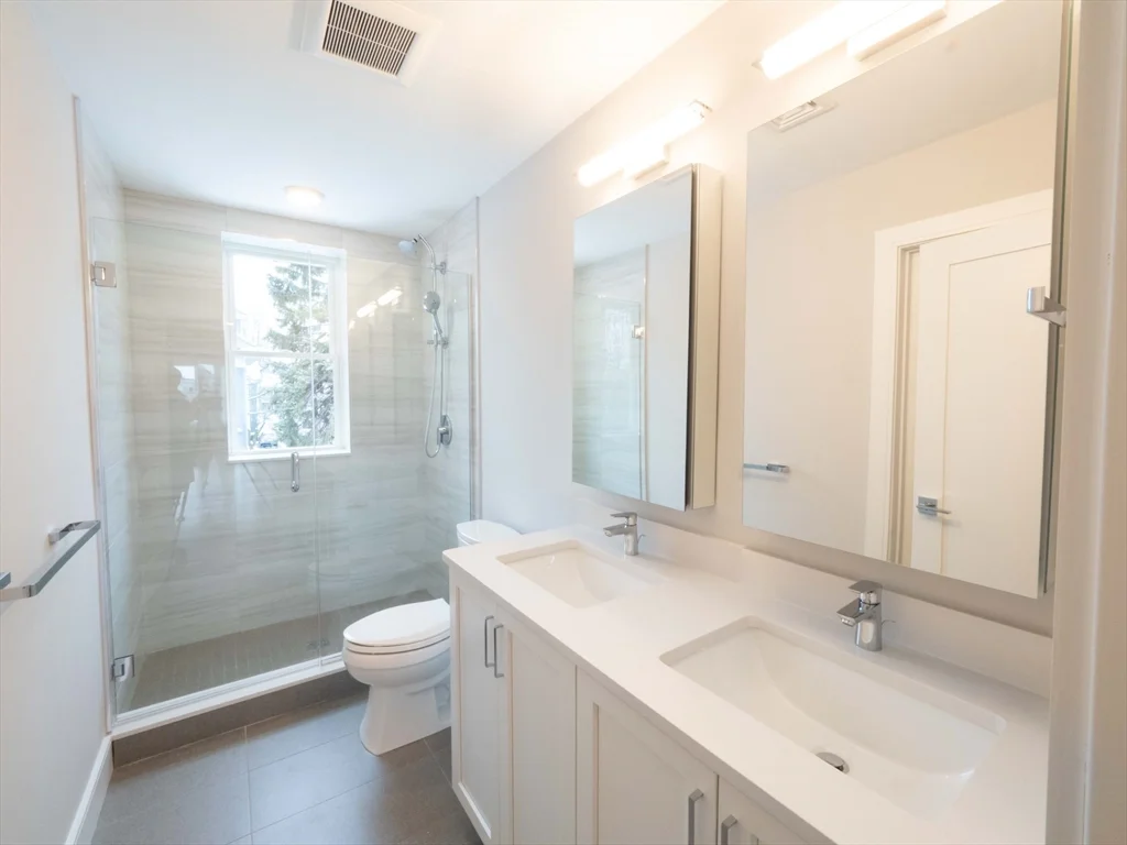 3 bed, 2 bath apartment for rent at 142 Coolidge St Unit 1, Coolidge Corner — photo 11 of 24