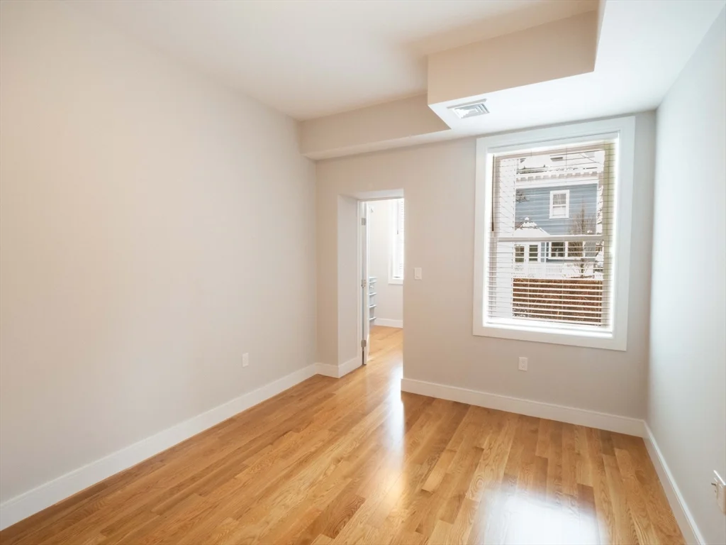 4 bed, 2 bath apartment for rent at 142 Coolidge St Unit 2, Coolidge Corner — photo 10 of 28