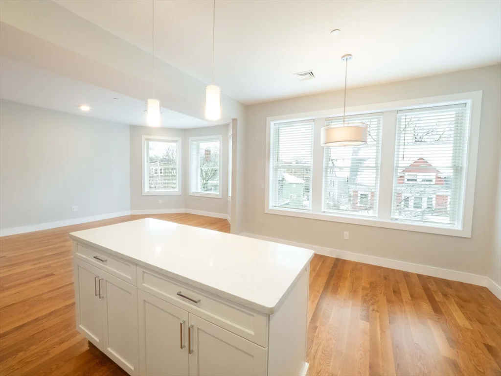 4 bed, 2 bath apartment for rent at 142 Coolidge St Unit 2, Coolidge Corner — photo 5 of 28