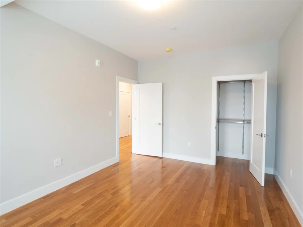 4 bed, 2 bath apartment for rent at 142 Coolidge St Unit 2, Coolidge Corner — photo 8 of 28