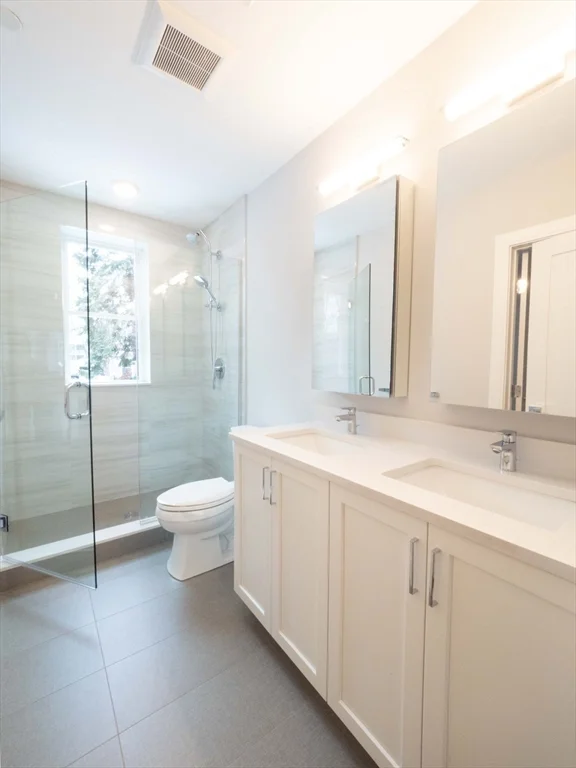 4 bed, 2 bath apartment for rent at 142 Coolidge St Unit 2, Coolidge Corner — photo 15 of 28