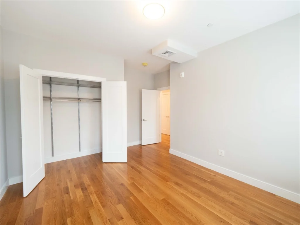4 bed, 2 bath apartment for rent at 142 Coolidge St Unit 2, Coolidge Corner — photo 18 of 28