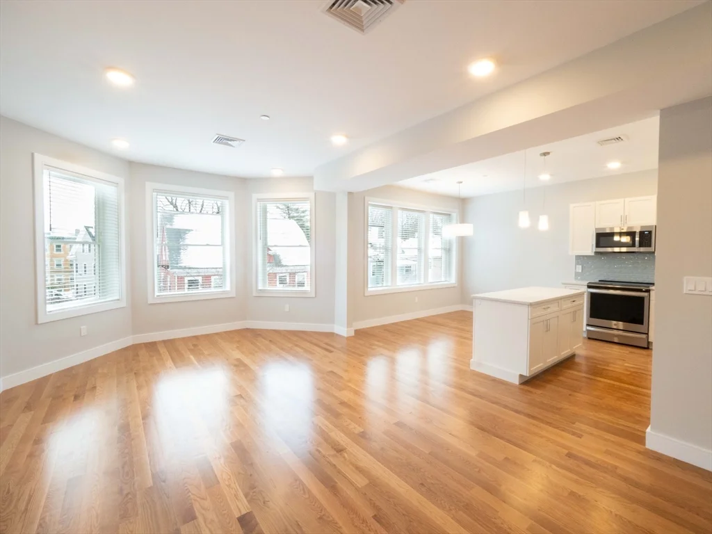 4 bed, 2 bath apartment for rent at 142 Coolidge St Unit 2, Coolidge Corner