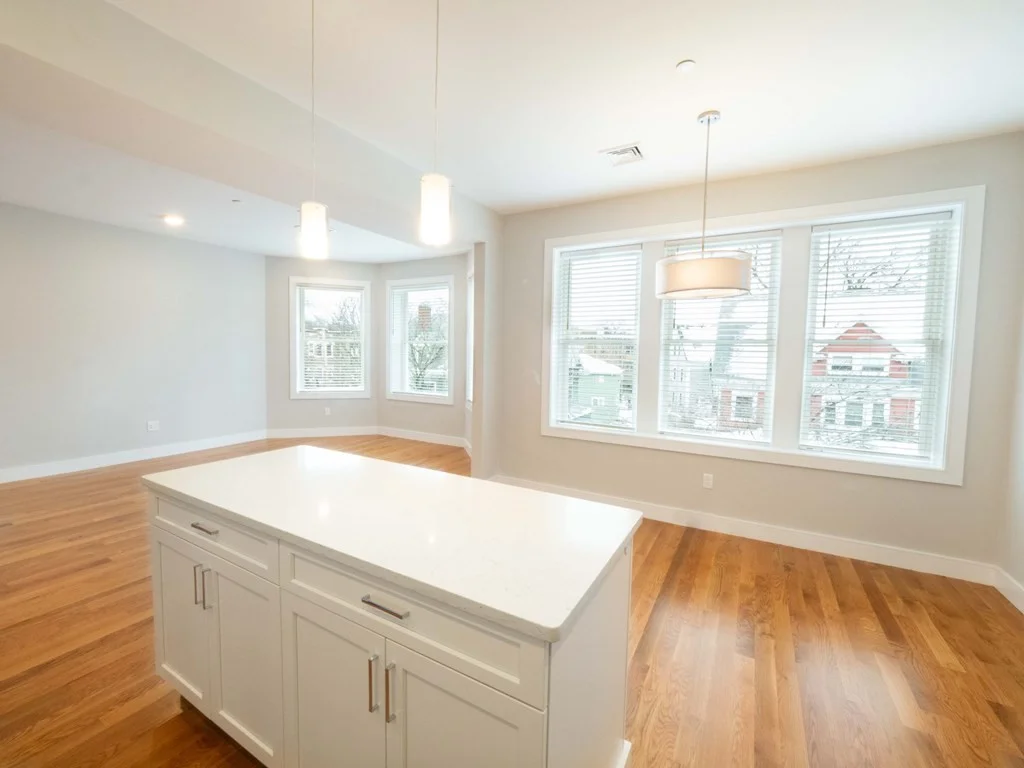 4 bed, 2 bath apartment for rent at 142 Coolidge St Unit 3, Coolidge Corner — photo 5 of 25