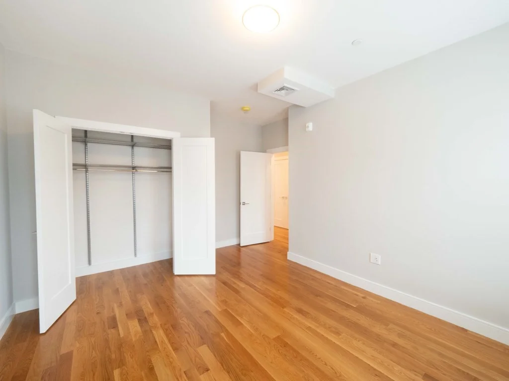 4 bed, 2 bath apartment for rent at 142 Coolidge St Unit 3, Coolidge Corner — photo 18 of 25