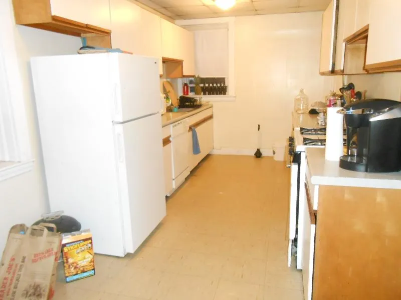 4 bed, 2 bath apartment for rent at 142 Davis Ave Unit 3, Emerson Gardens — photo 13 of 16