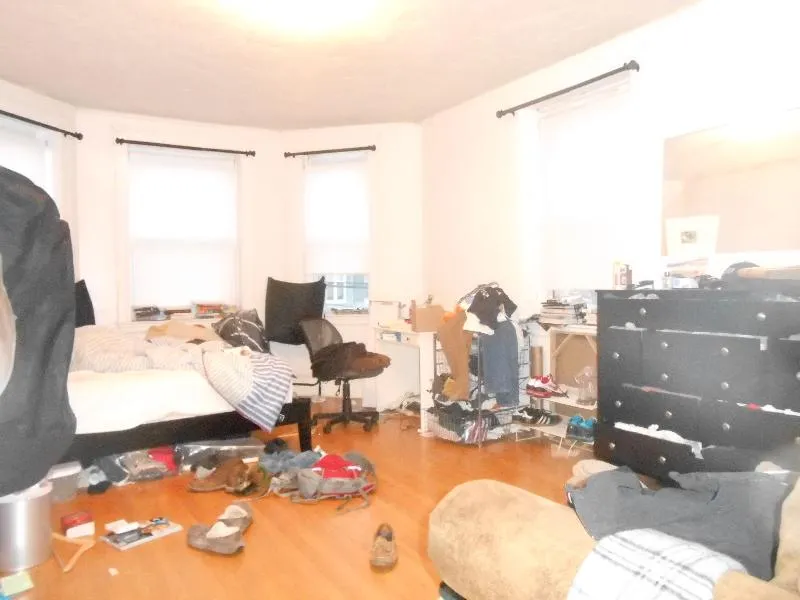 4 bed, 2 bath apartment for rent at 142 Davis Ave Unit 3, Emerson Gardens — photo 8 of 16