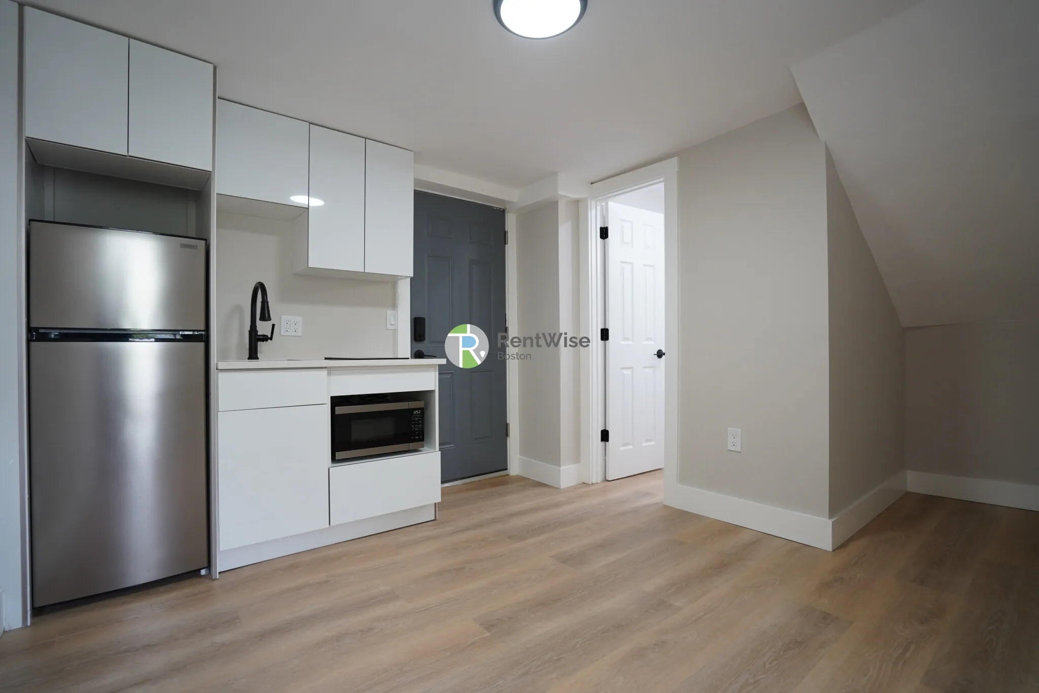 Studio bed, 1 bath apartment for rent at 142 Dorchester Ave Unit 16, South Boston