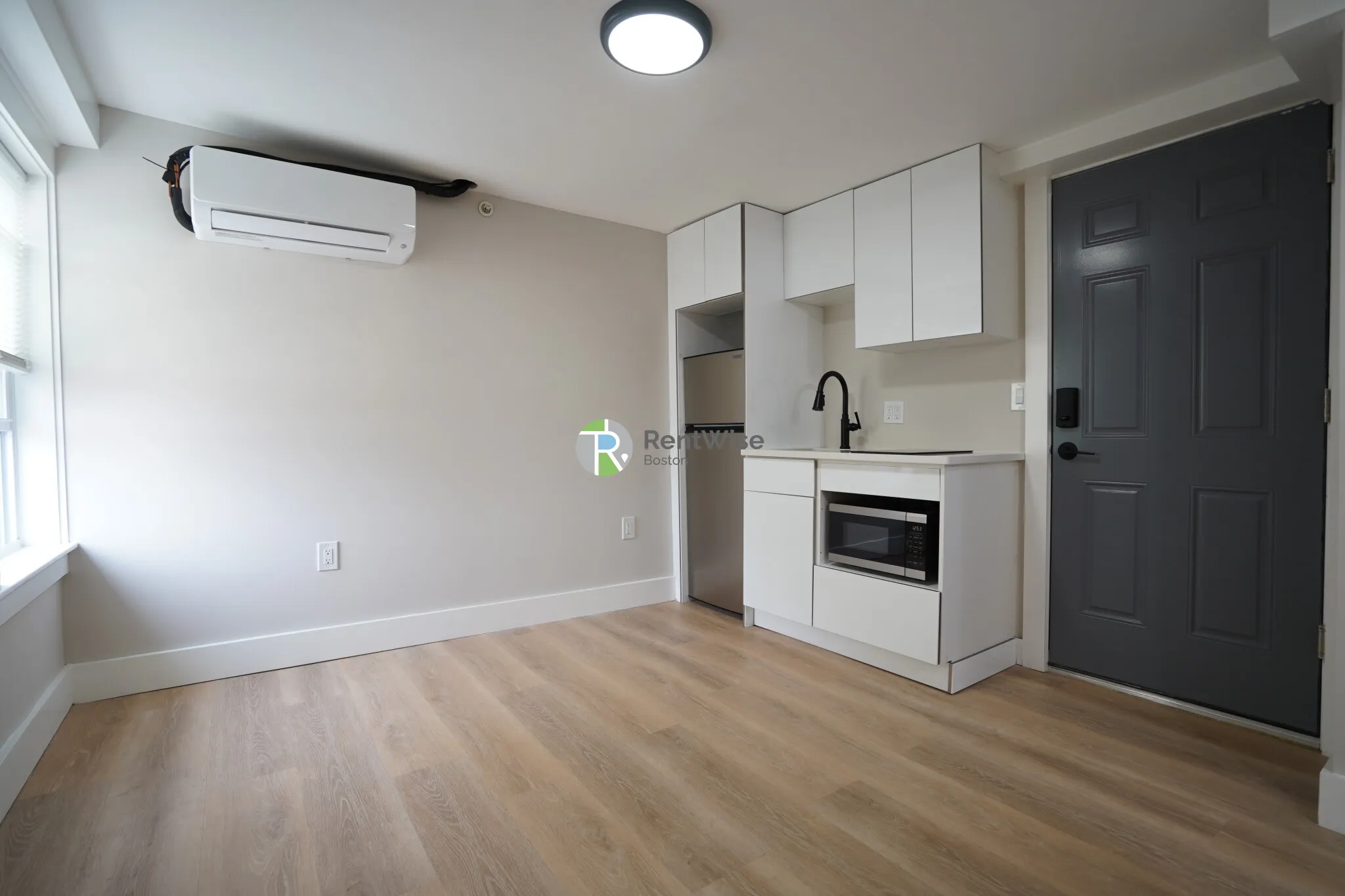 Studio bed, 1 bath apartment for rent at 142 Dorchester Ave Unit 16, South Boston — photo 3 of 5