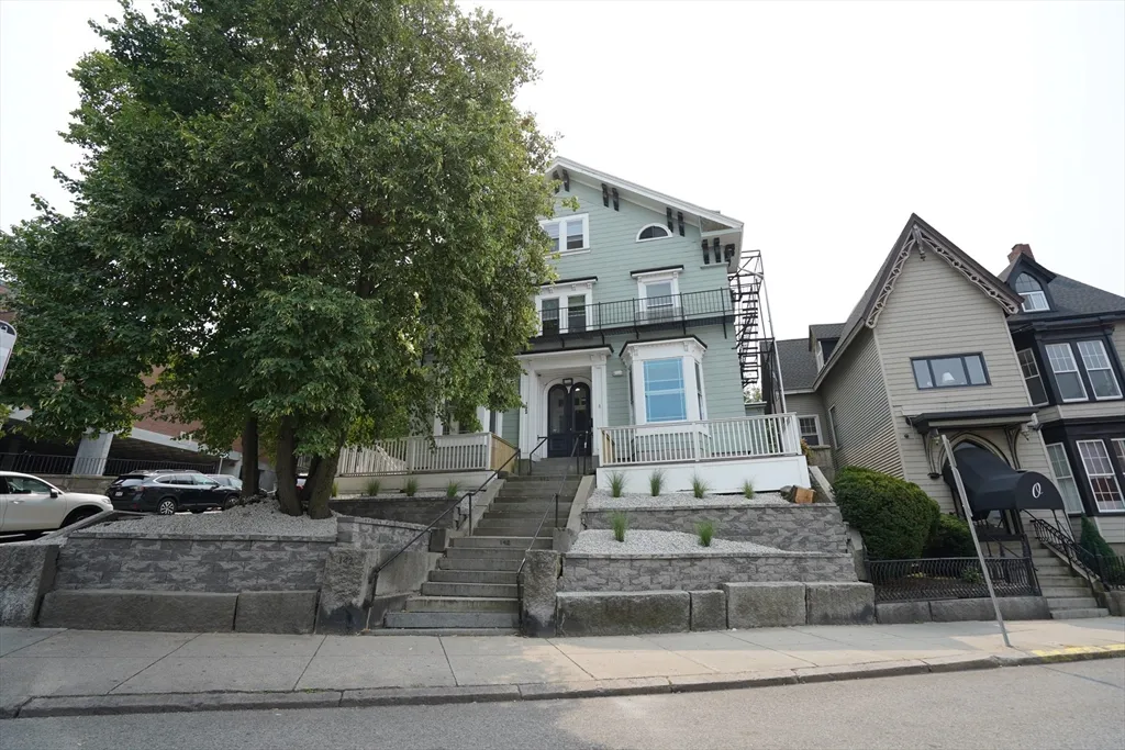 Studio bed, 1 bath apartment for rent at 142 Dorchester St Unit 10, South Boston — photo 6 of 6