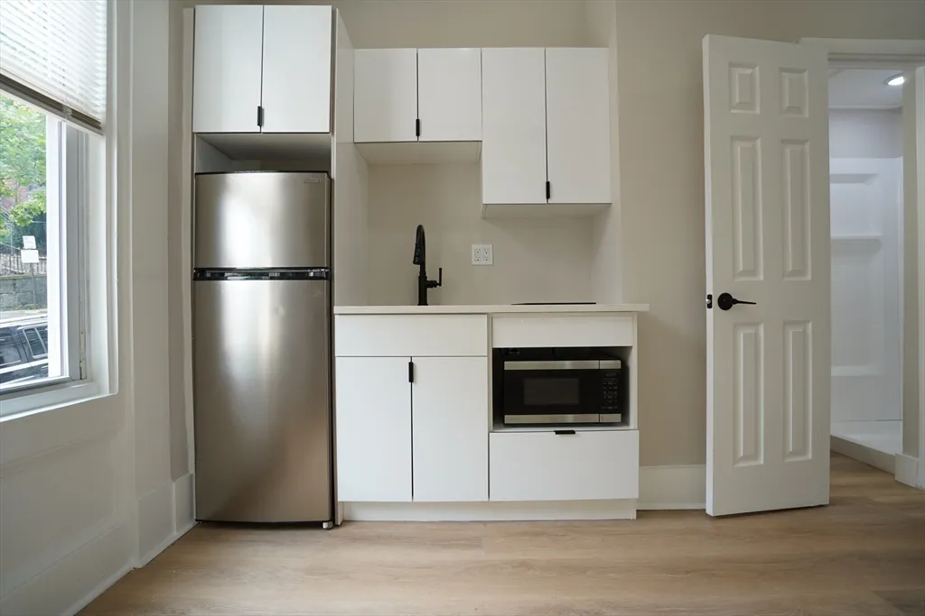 Studio bed, 1 bath apartment for rent at 142 Dorchester St Unit 10, South Boston — photo 4 of 6