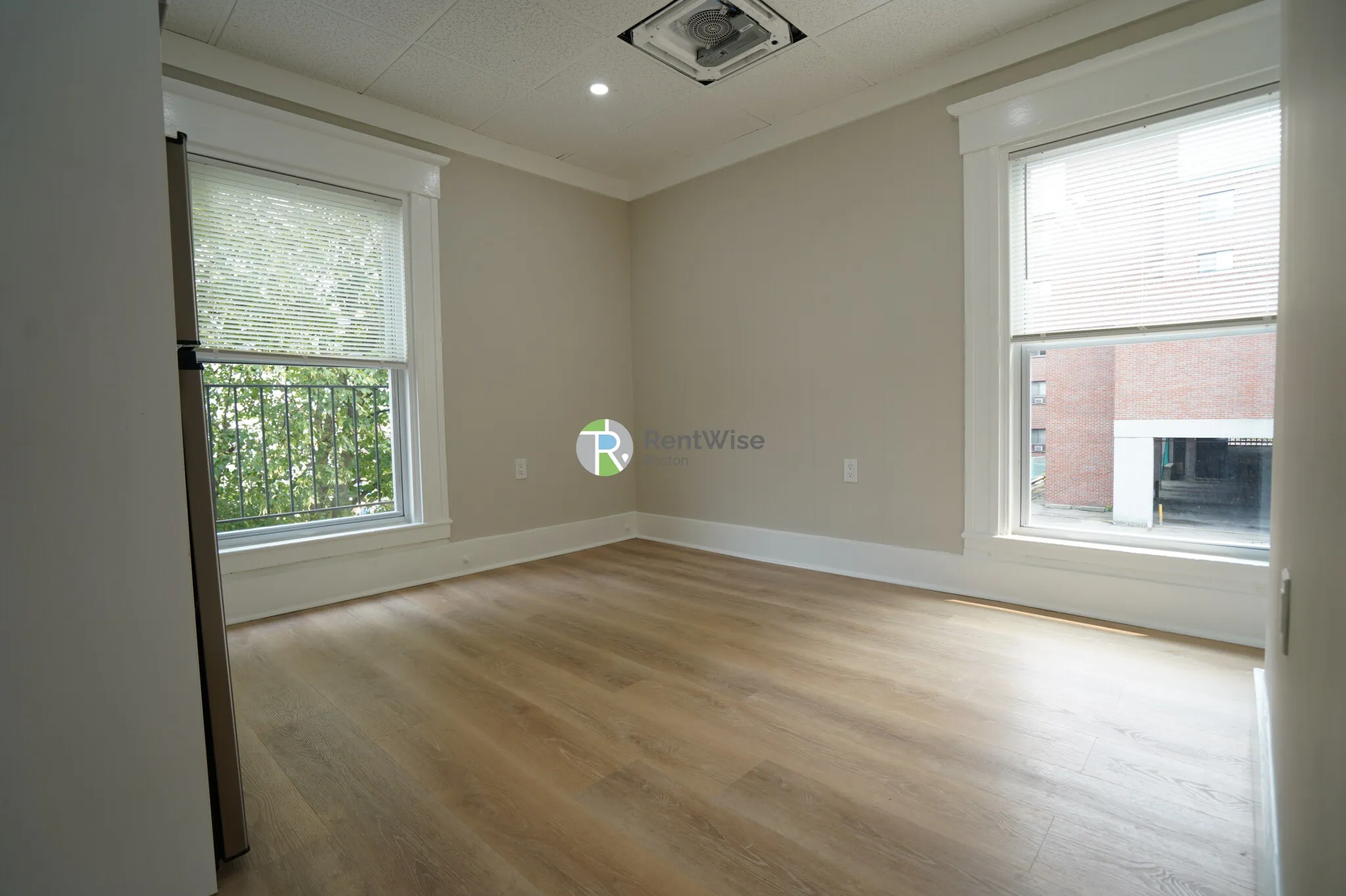 Studio bed, 1 bath apartment for rent at 142 Dorchester St Unit 12, South Boston — photo 3 of 6