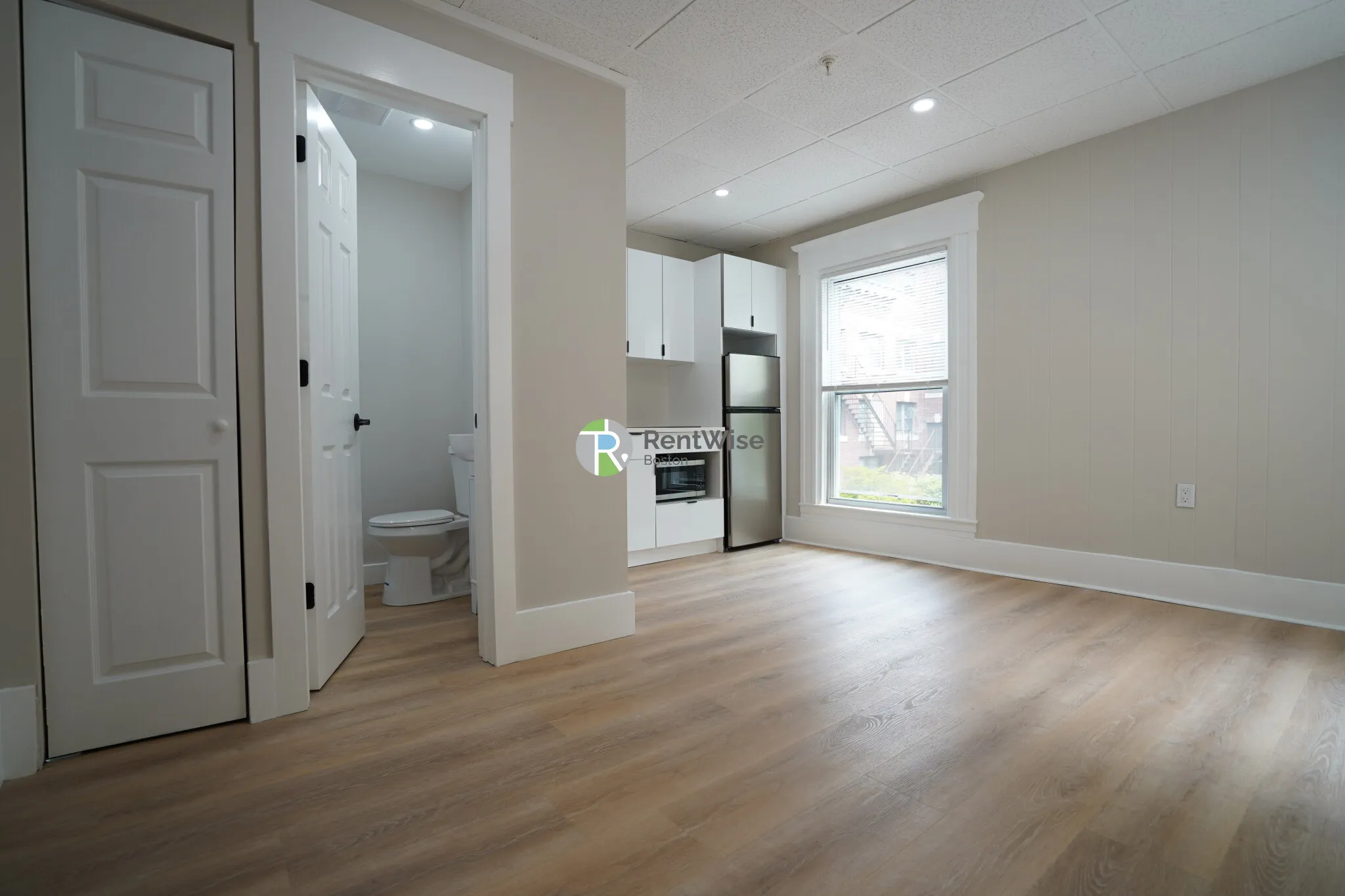 Studio bed, 1 bath apartment for rent at 142 Dorchester St Unit 13, South Boston — photo 2 of 7