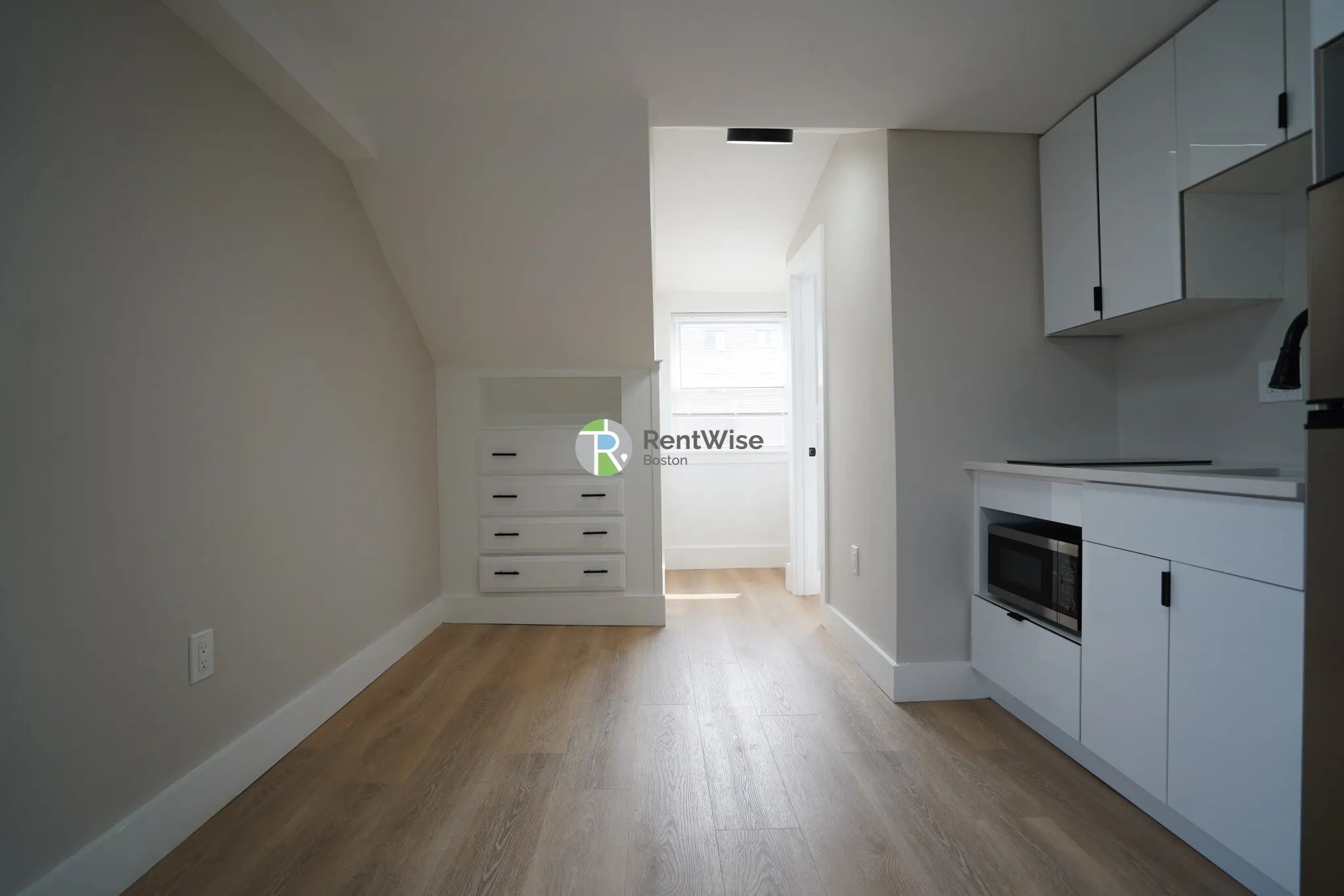 Studio bed, 1 bath apartment for rent at 142 Dorchester St Unit 17, South Boston — photo 2 of 7